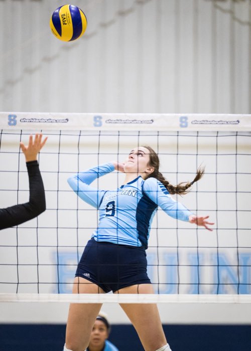 OAKVILLE, ON: OAKVILLE, ON - Feb. 18, 2018: Taylor Ley of the Sheridan Bruins sets up for a return against the Seneca Sting.