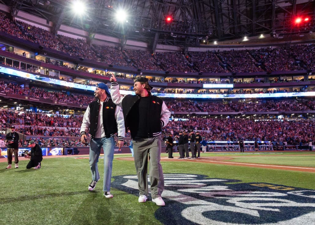 Major League Baseball World Series action between the Los Angeles Dodgers and Toronto Blue Jays on October 25, 2025 at the Rogers Centre