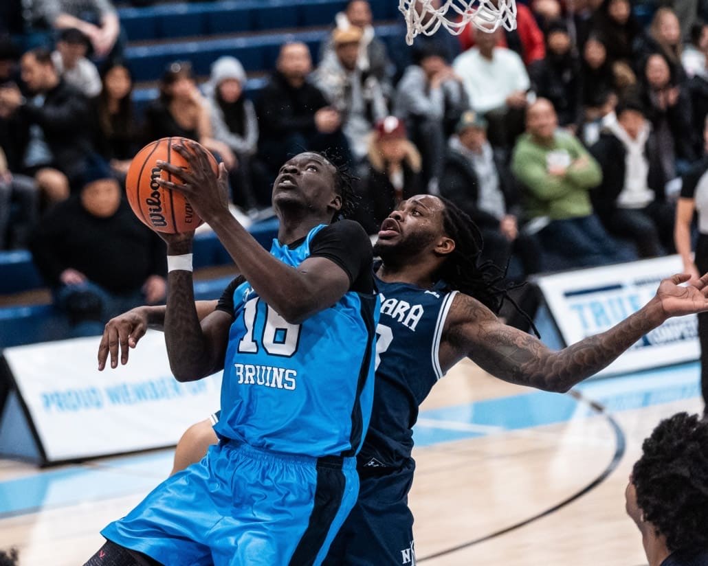 Ontario Colleges Athletic Association basketball game between the Niagara Knights and the Sheridan Bruins