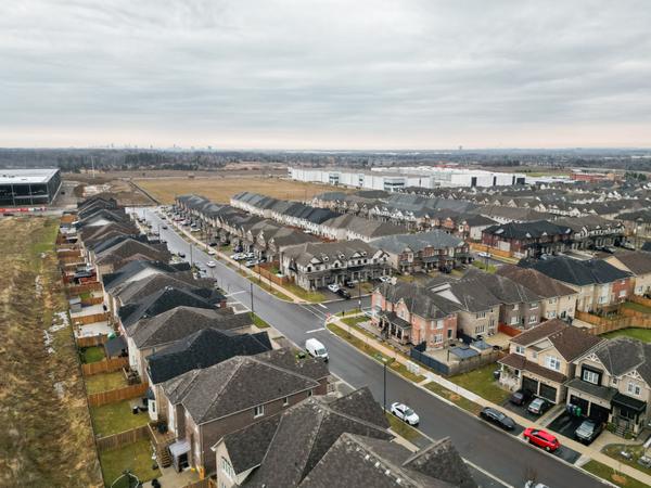 Real Estate Photography and Video Production in Caledon