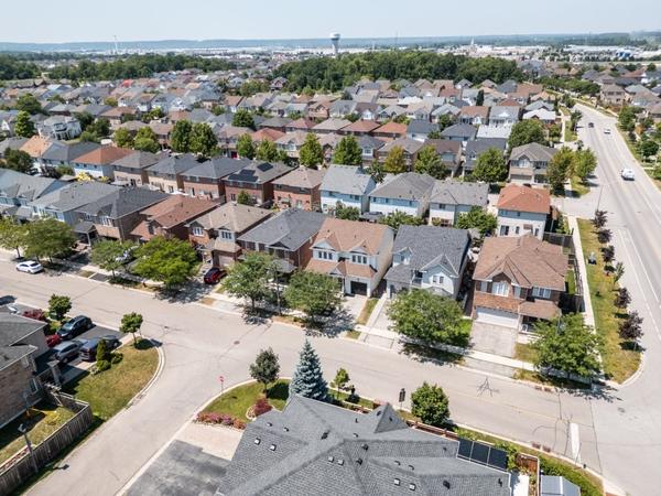 Real Estate Photography and Video Production in Milton