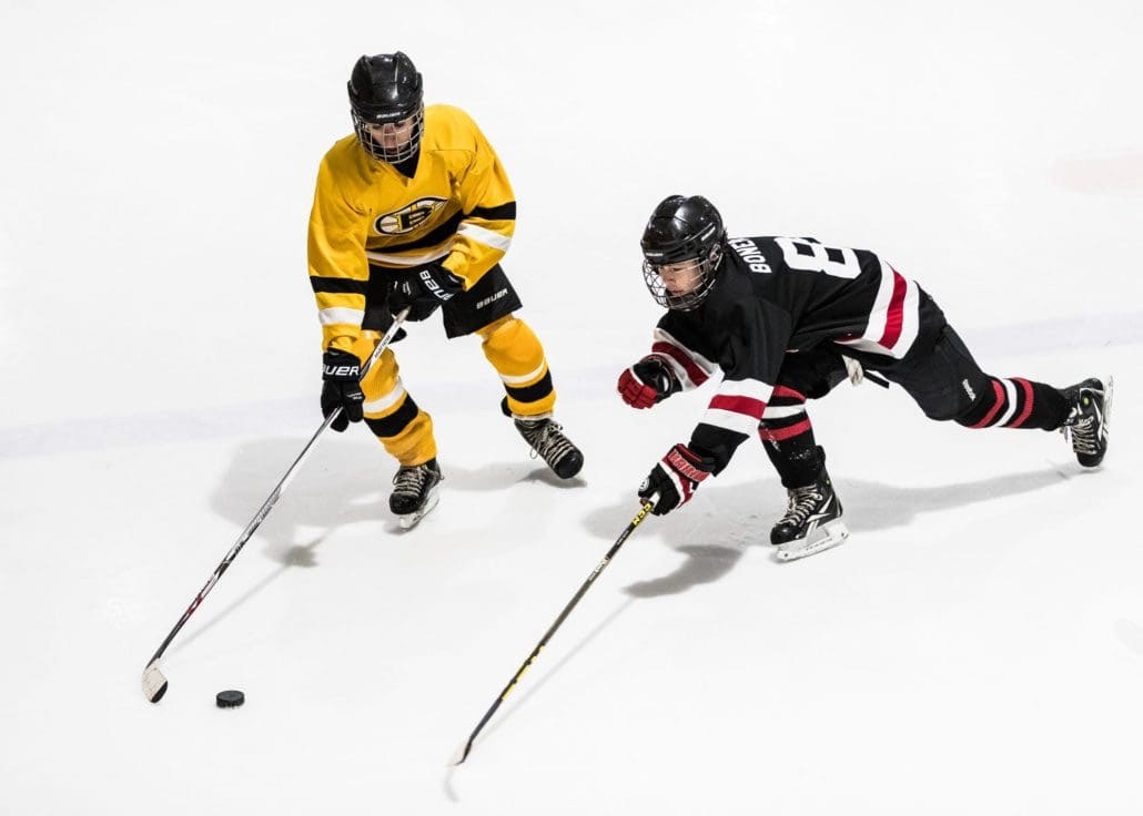 BURLINGTON, ON - Apr. 8, 2017: Wave hockey action.